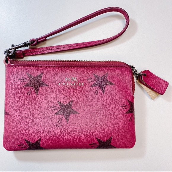 Coach Handbags - FINAL PRICE‼️Coach ⭐️(metalic stars) leather wristlet